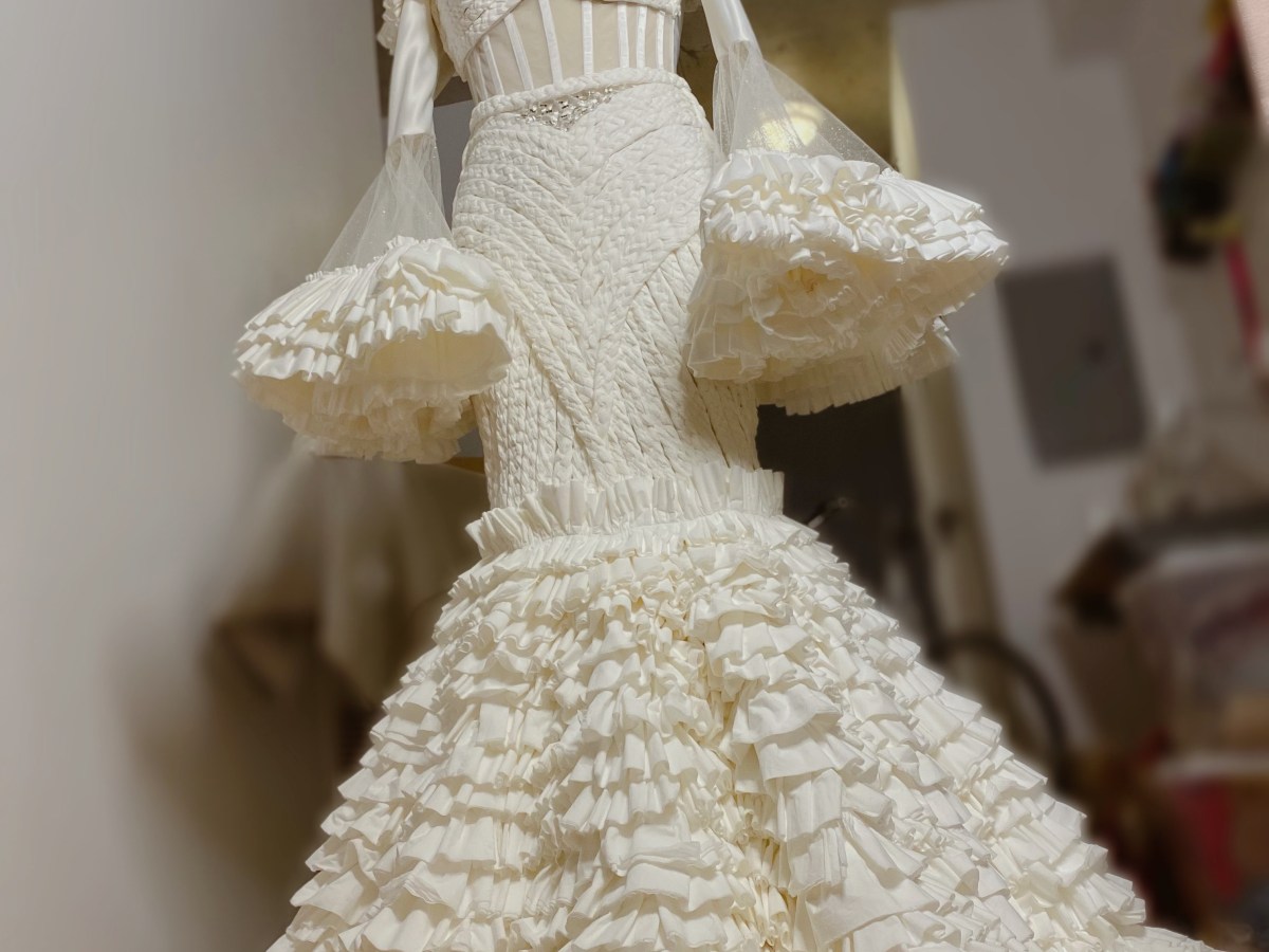 Zoba Martin Makes Exquisite Dress from Tissue Paper for breast cancer&nbsp;Awareness